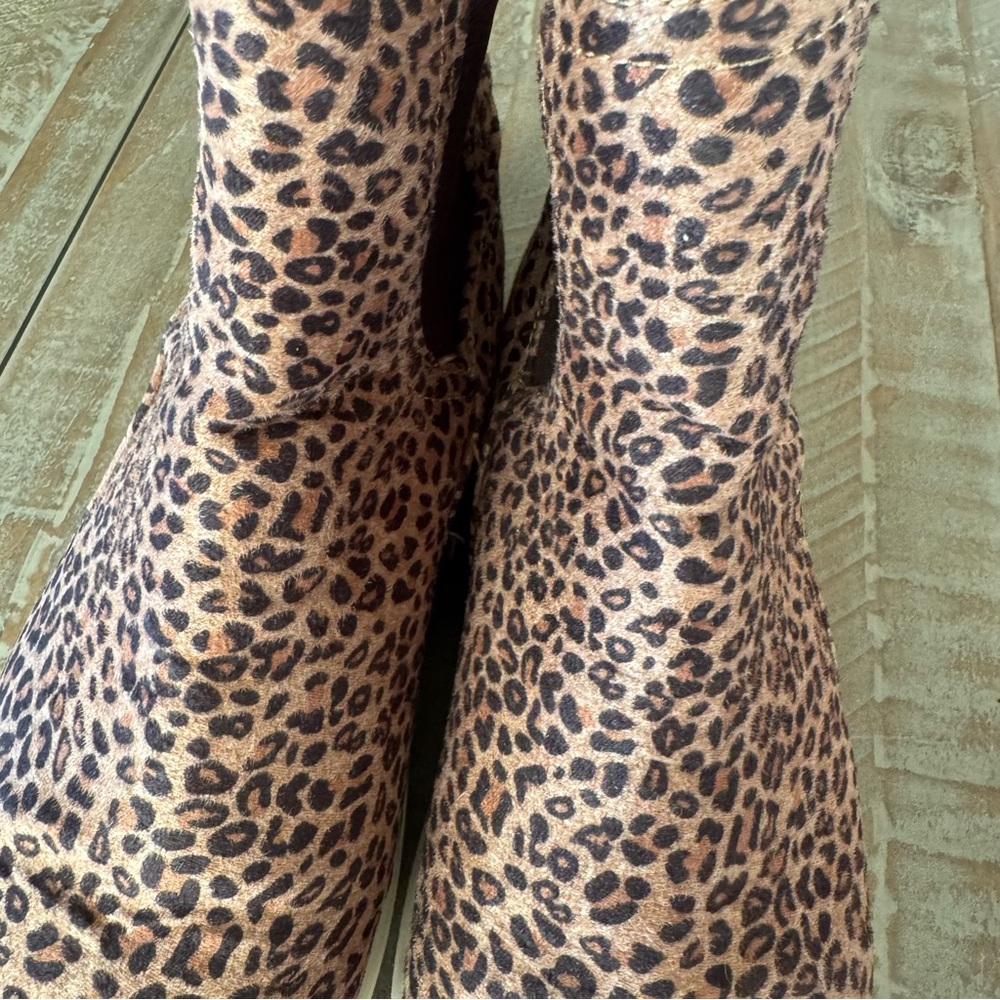 Wonderly Wendalynn Cheetah Print Ankle Boots - Picture 5 of 9